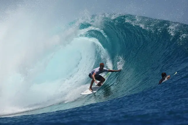 Surf Experience em Maldivas com a Information Planet