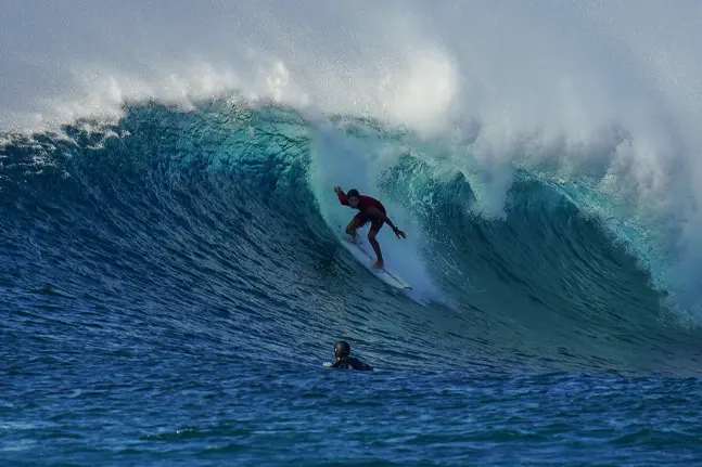 Surf Experience em Maldivas com a Information Planet