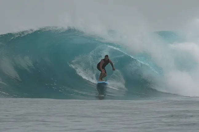 Surf Experience em Maldivas com a Information Planet