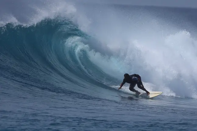 Surf Experience em Maldivas com a Information Planet